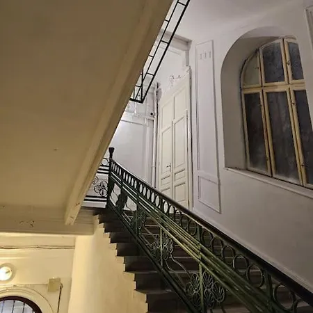 By Emma Apartment *