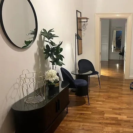 By Emma Apartment *